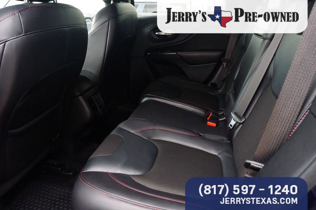 Used 2016 Jeep Cherokee Trailhawk w/ Cold Weather Group image 20