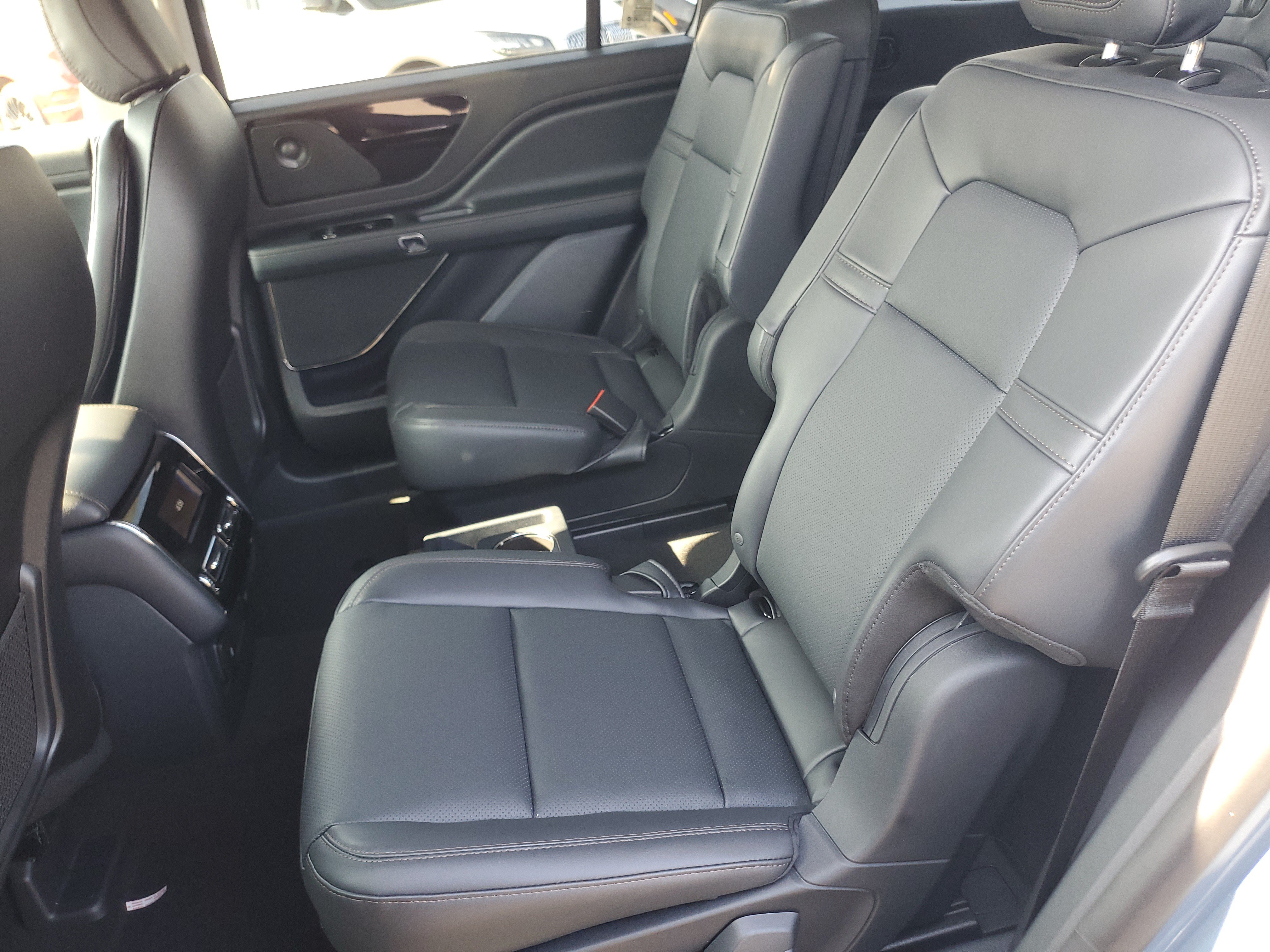 New 2026 Lincoln Aviator AWD image 26