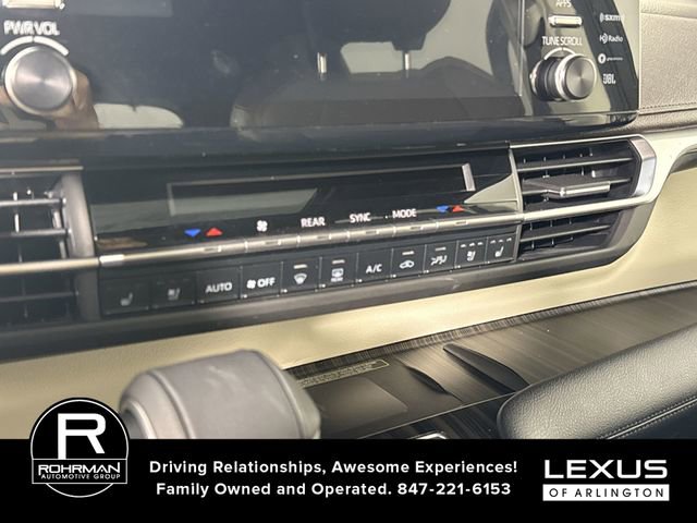 Used 2022 Toyota Sienna Platinum image 10