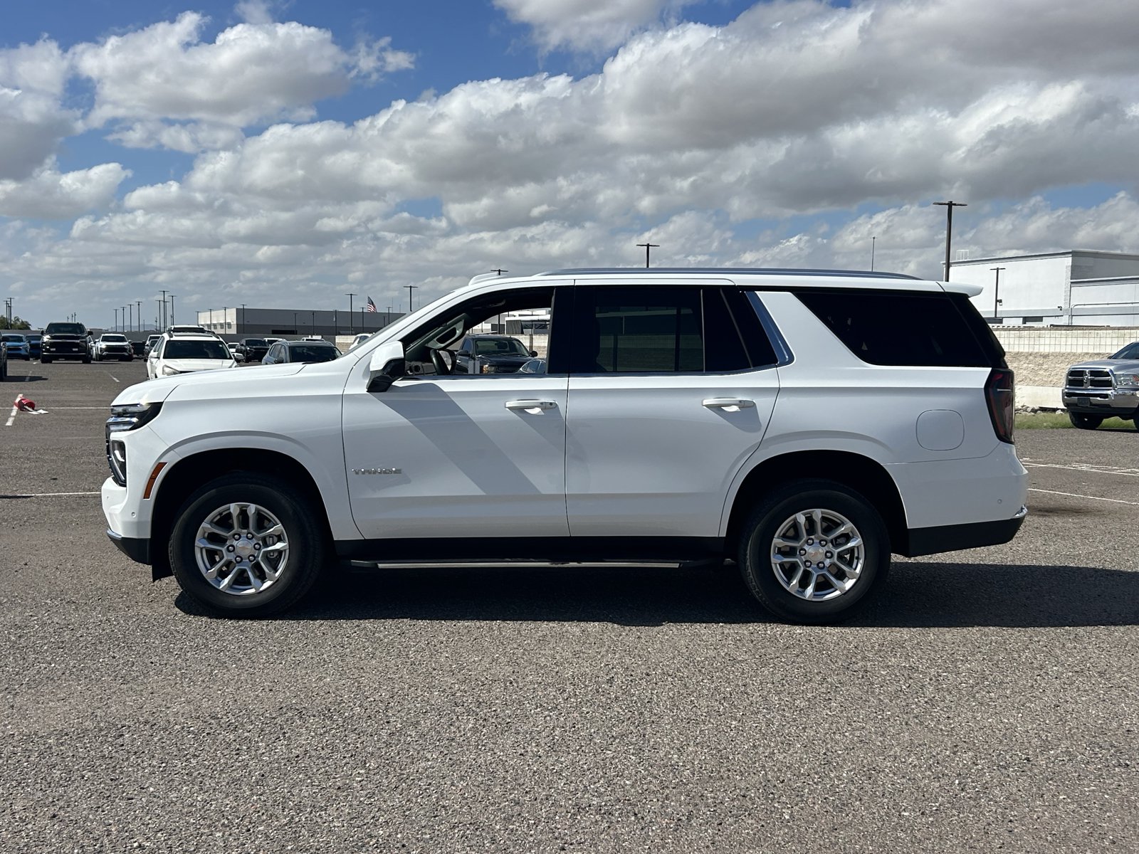 Used 2025 Chevrolet Tahoe LT AWD/4WD image 2