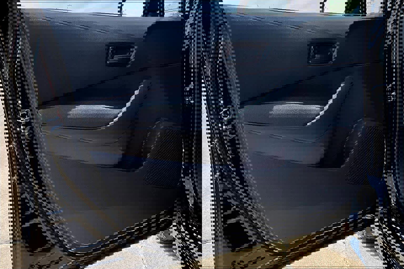 Used 2025 Toyota Corolla LE image 24