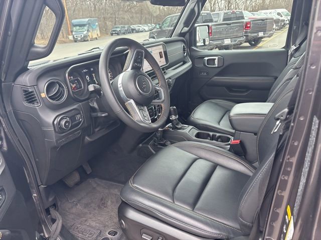 Used 2024 Jeep Wrangler Sahara image 11