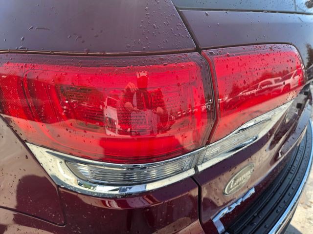 Used 2018 Jeep Grand Cherokee Limited image 13