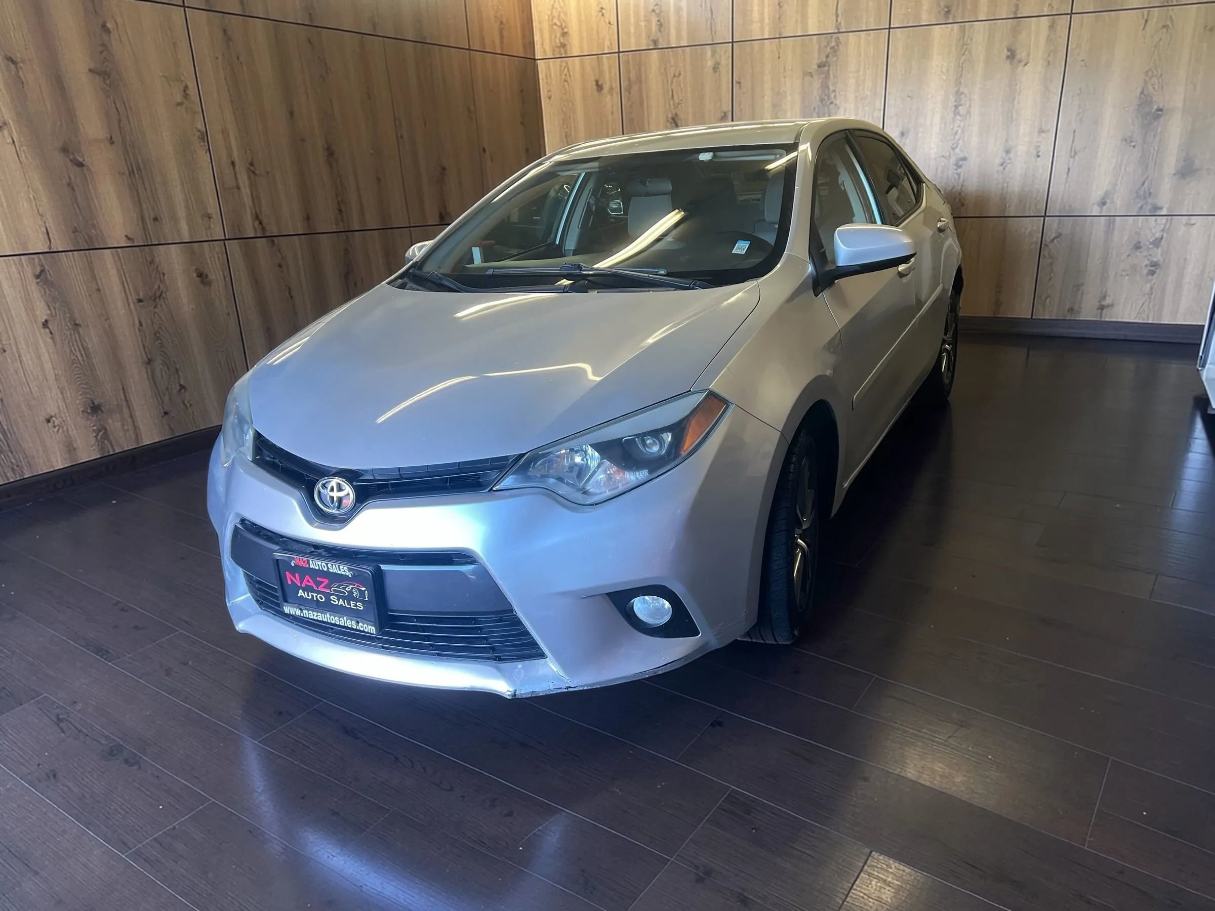 Used 2016 Toyota Corolla LE FWD image 3