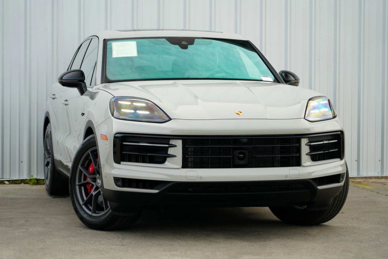 Used 2025 Porsche Cayenne S image 3