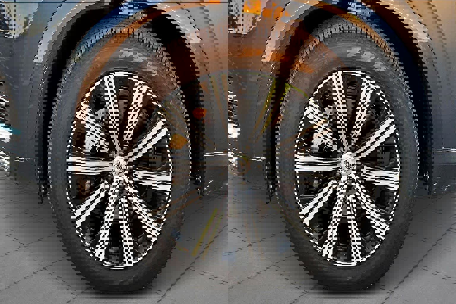 Used 2024 Volvo XC90 B5 Core w/ Protection Package Premier image 10