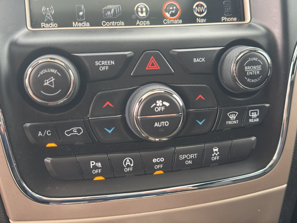 Used 2017 Jeep Grand Cherokee Limited w/ Luxury Group II AWD/4WD image 19