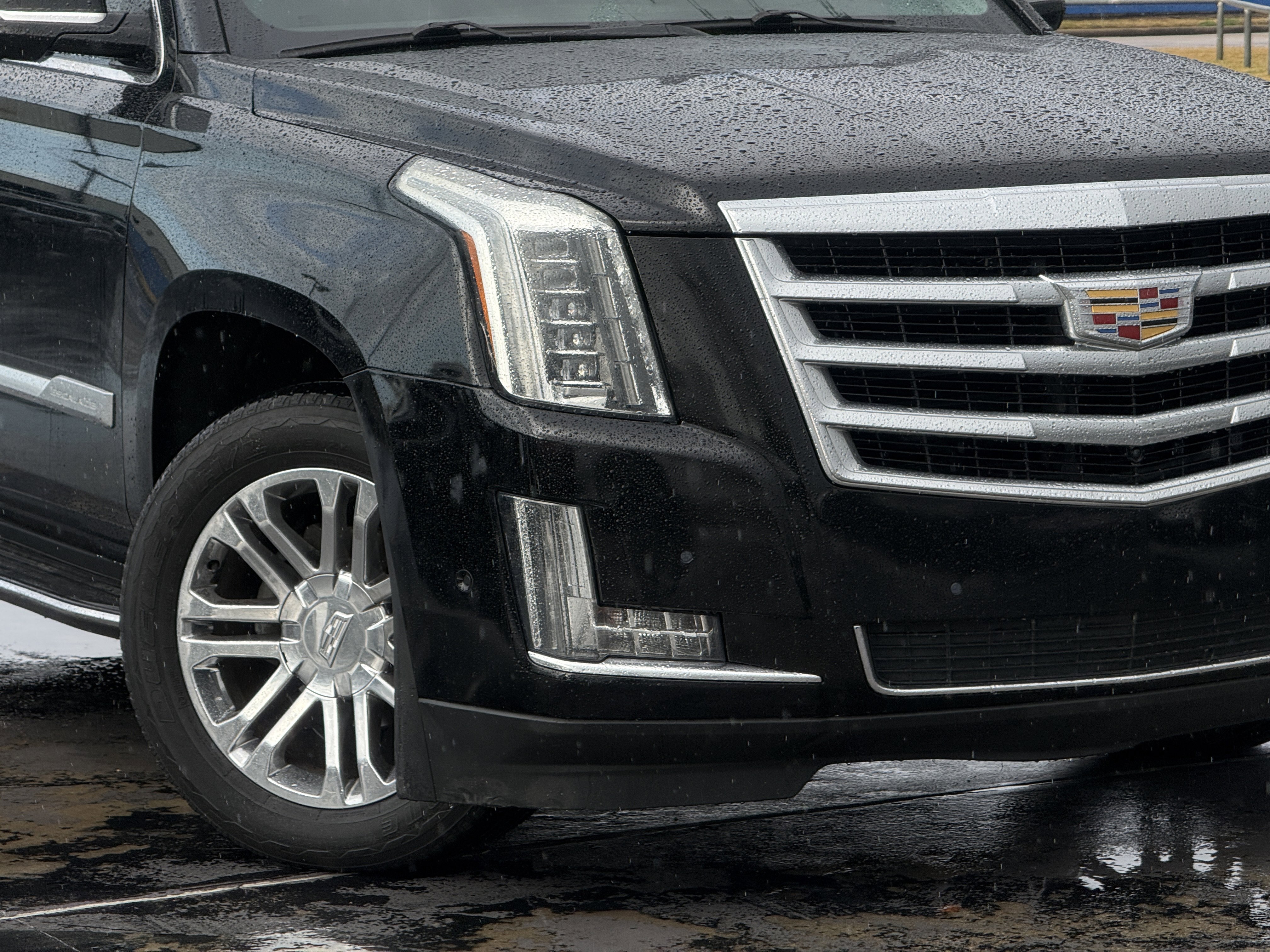 Used 2018 Cadillac Escalade ESV 2WD image 11
