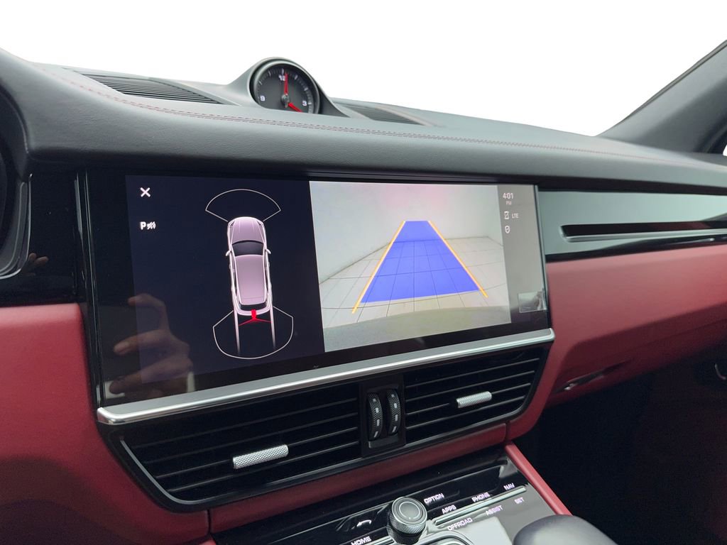 Used 2022 Porsche Cayenne image 28