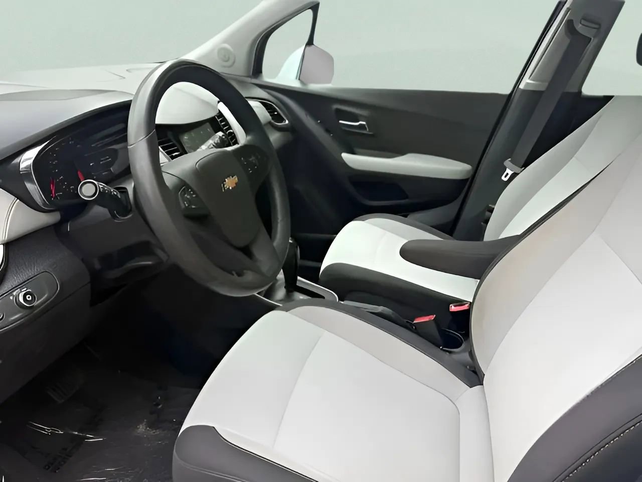 Used 2020 Chevrolet Trax LS w/ Tint and Cruise Package image 26