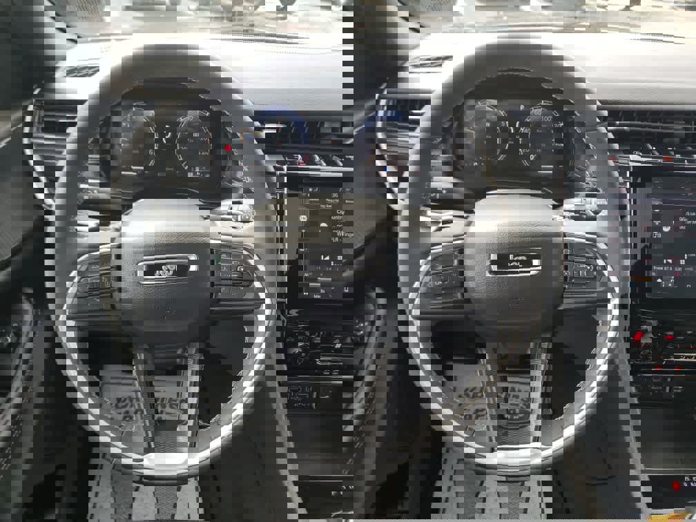 Used 2023 Jeep Grand Cherokee L Laredo image 19