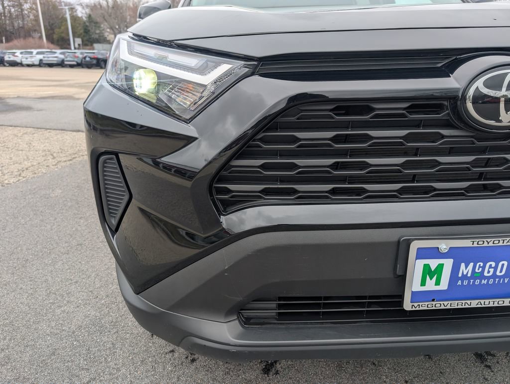 Used 2022 Toyota RAV4 XLE w/ Convenience Package image 10