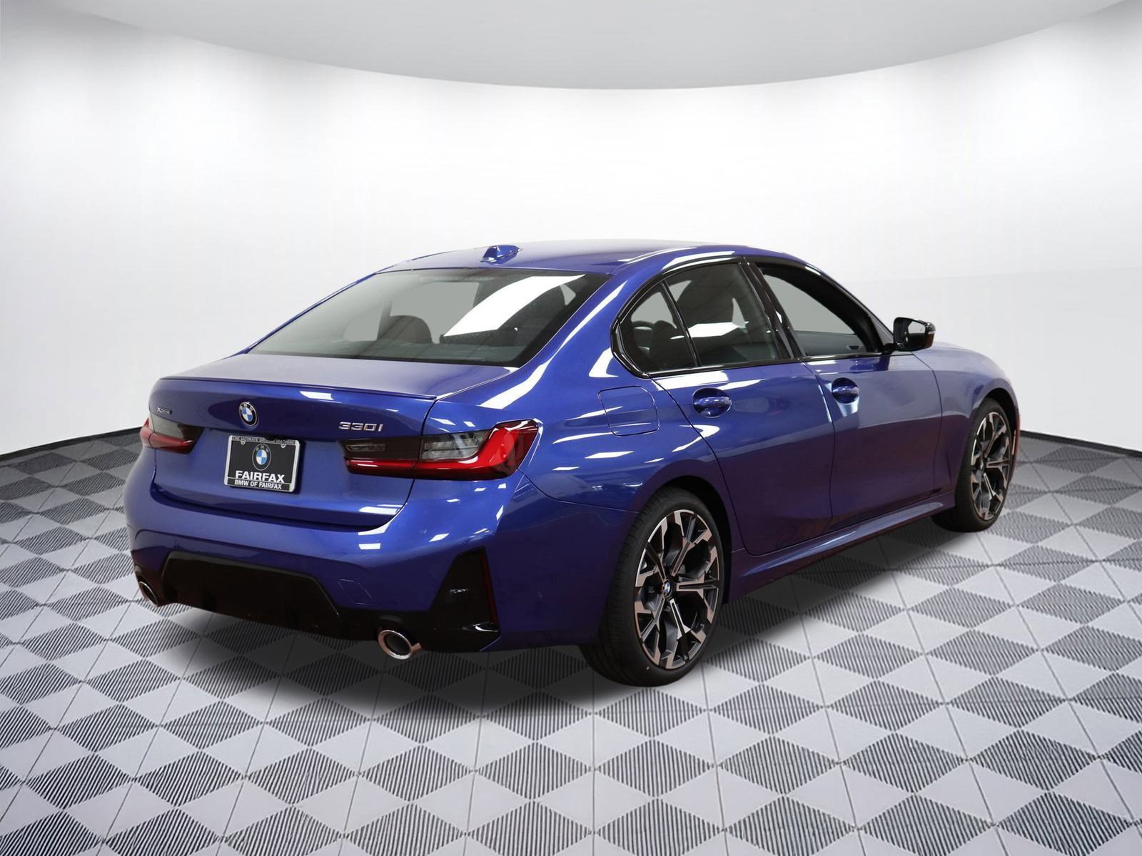 Used 2025 BMW 330i xDrive Sedan w/ M Sport Package image 5