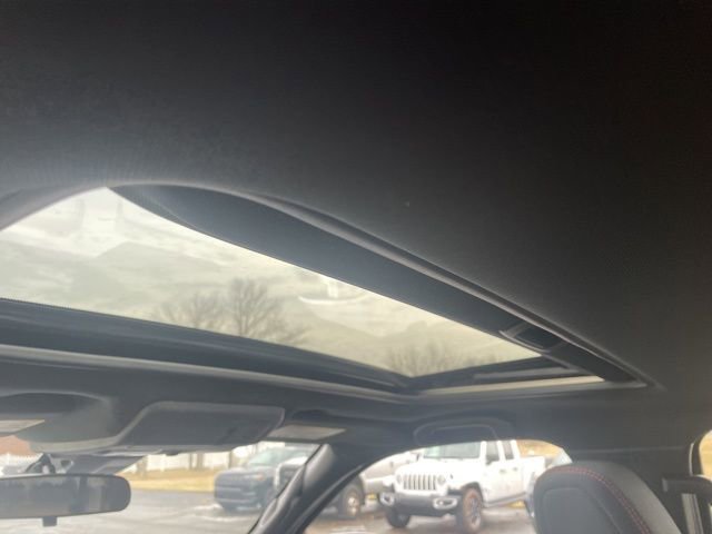 Used 2022 Nissan Frontier PRO-4X AWD/4WD image 9