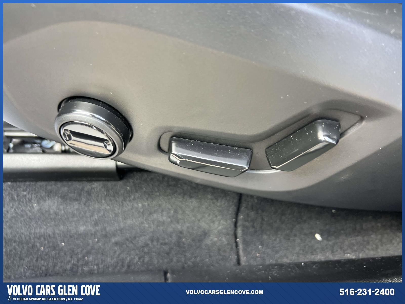 Used 2026 Volvo XC60 B5 Core w/ Climate Package PRO image 16