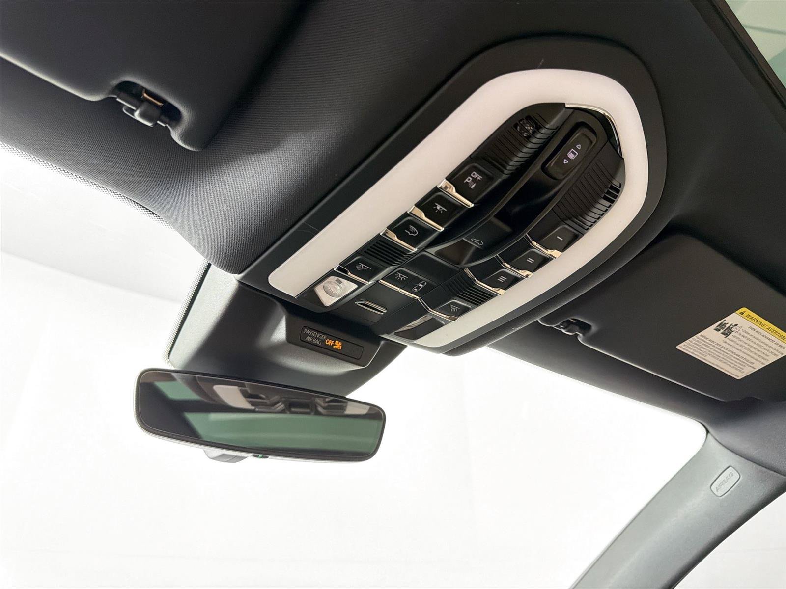 Certified 2026 Porsche Macan Turbo AWD/4WD image 25