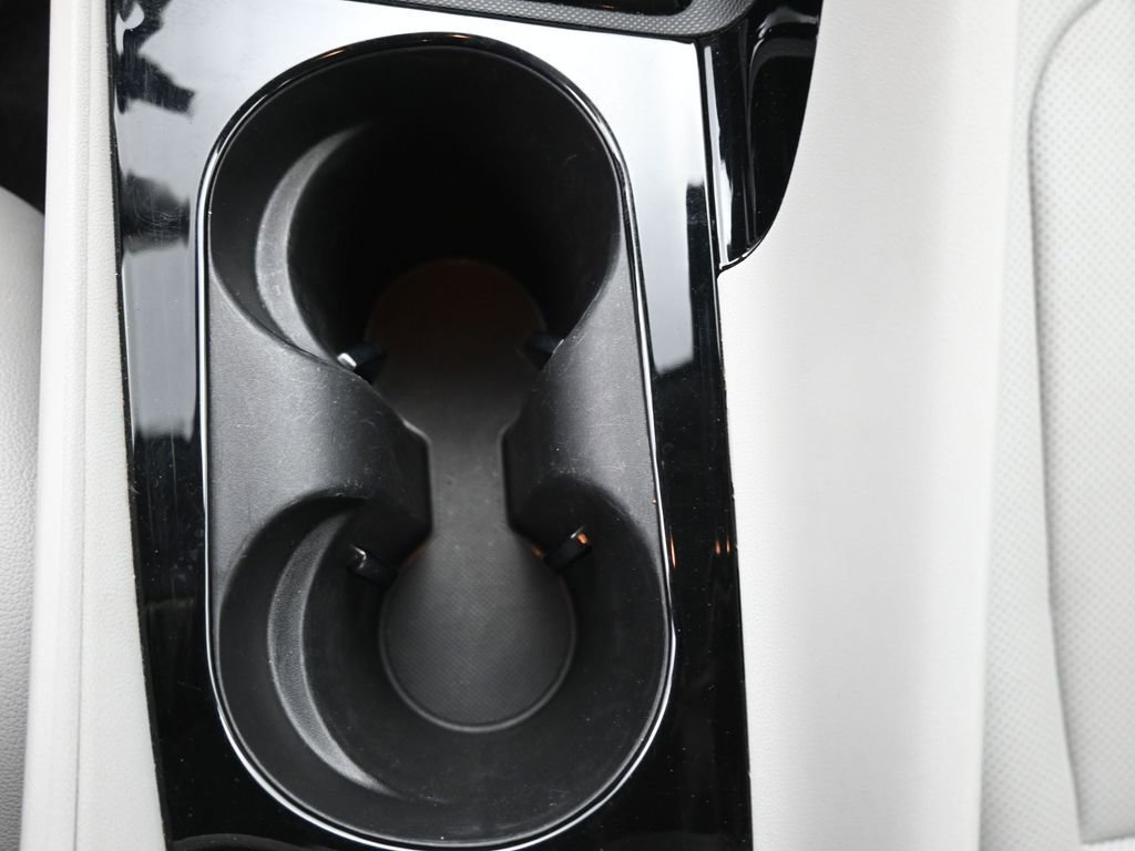 Used 2024 Hyundai Elantra Limited image 20