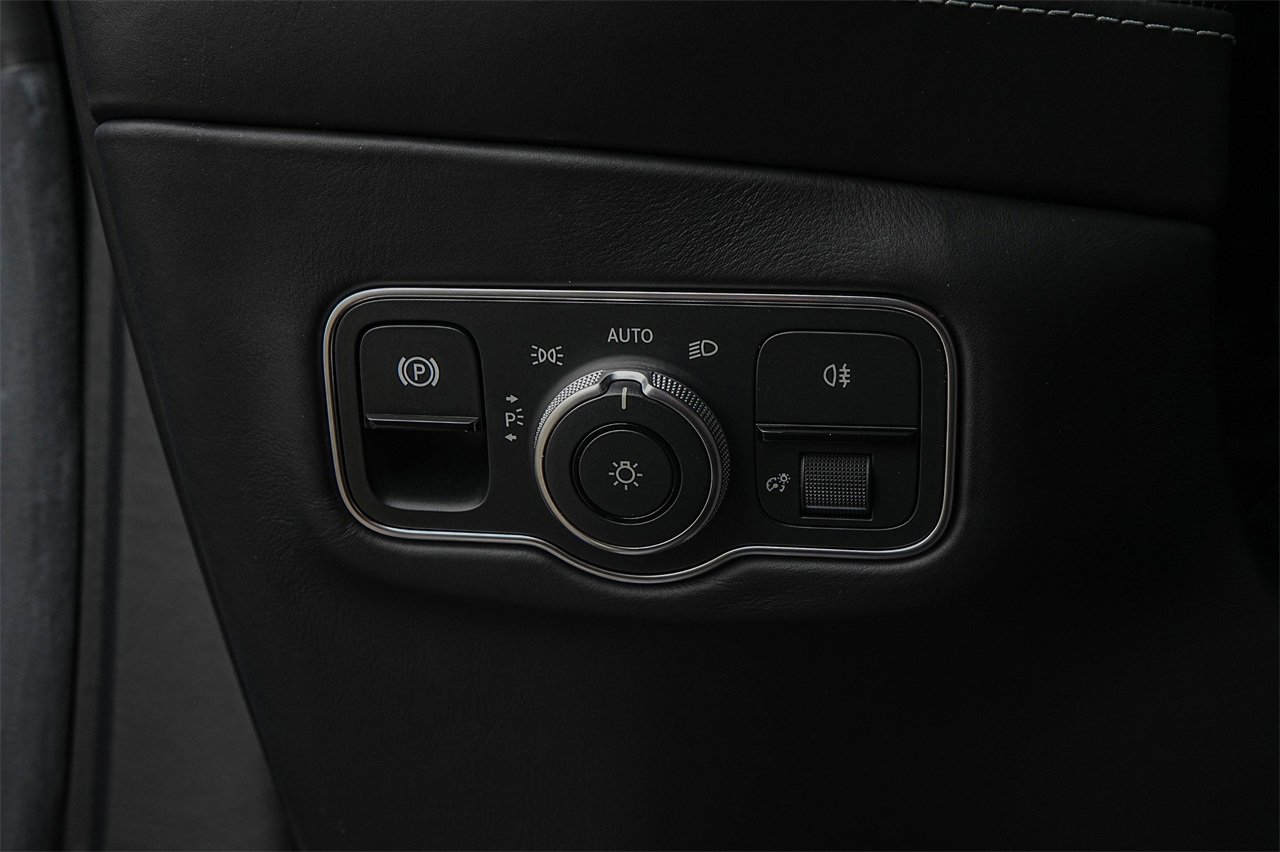 Used 2023 Aston Martin DBX 707 image 32