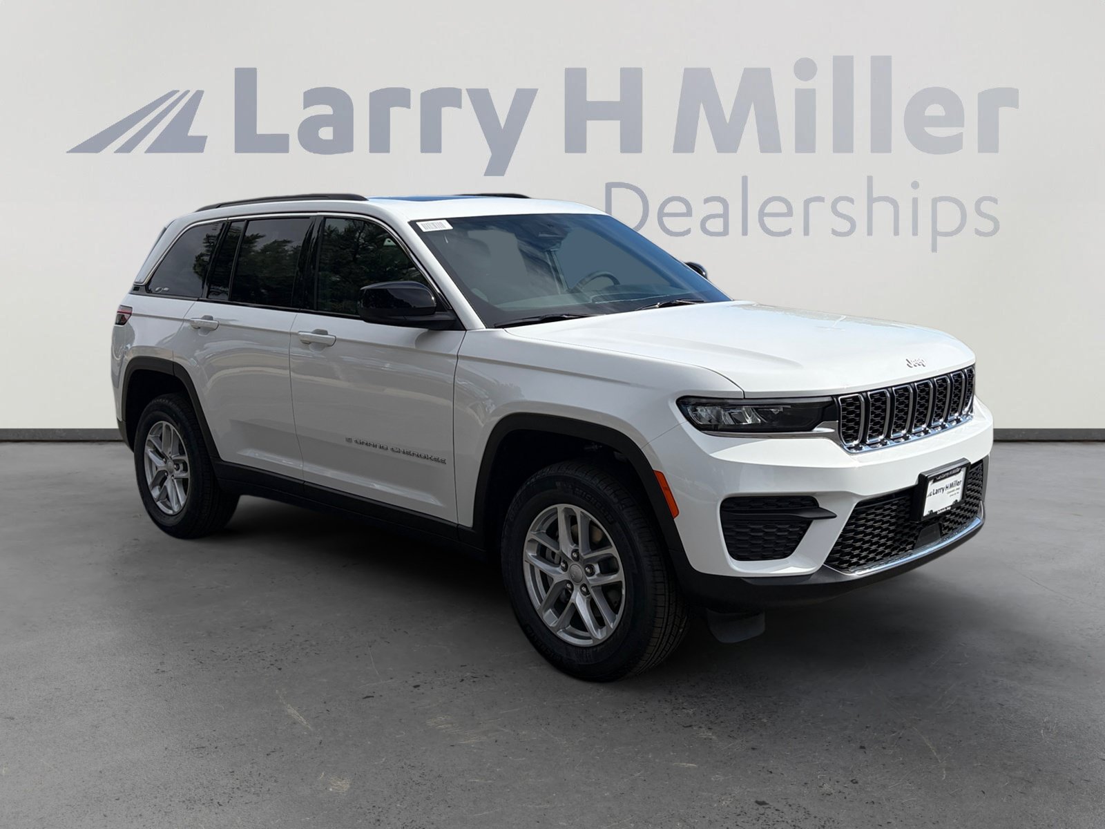 New 2026 Jeep Grand Cherokee Laredo X AWD/4WD image 7