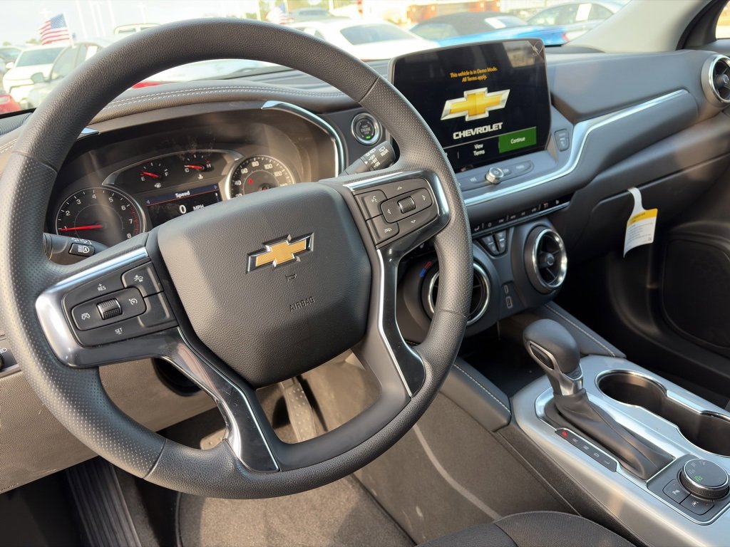 Used 2025 Chevrolet Blazer LT w/ Driver Confidence Package image 16