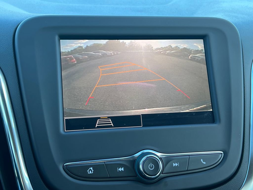 Used 2022 Chevrolet Equinox LS AWD/4WD image 25