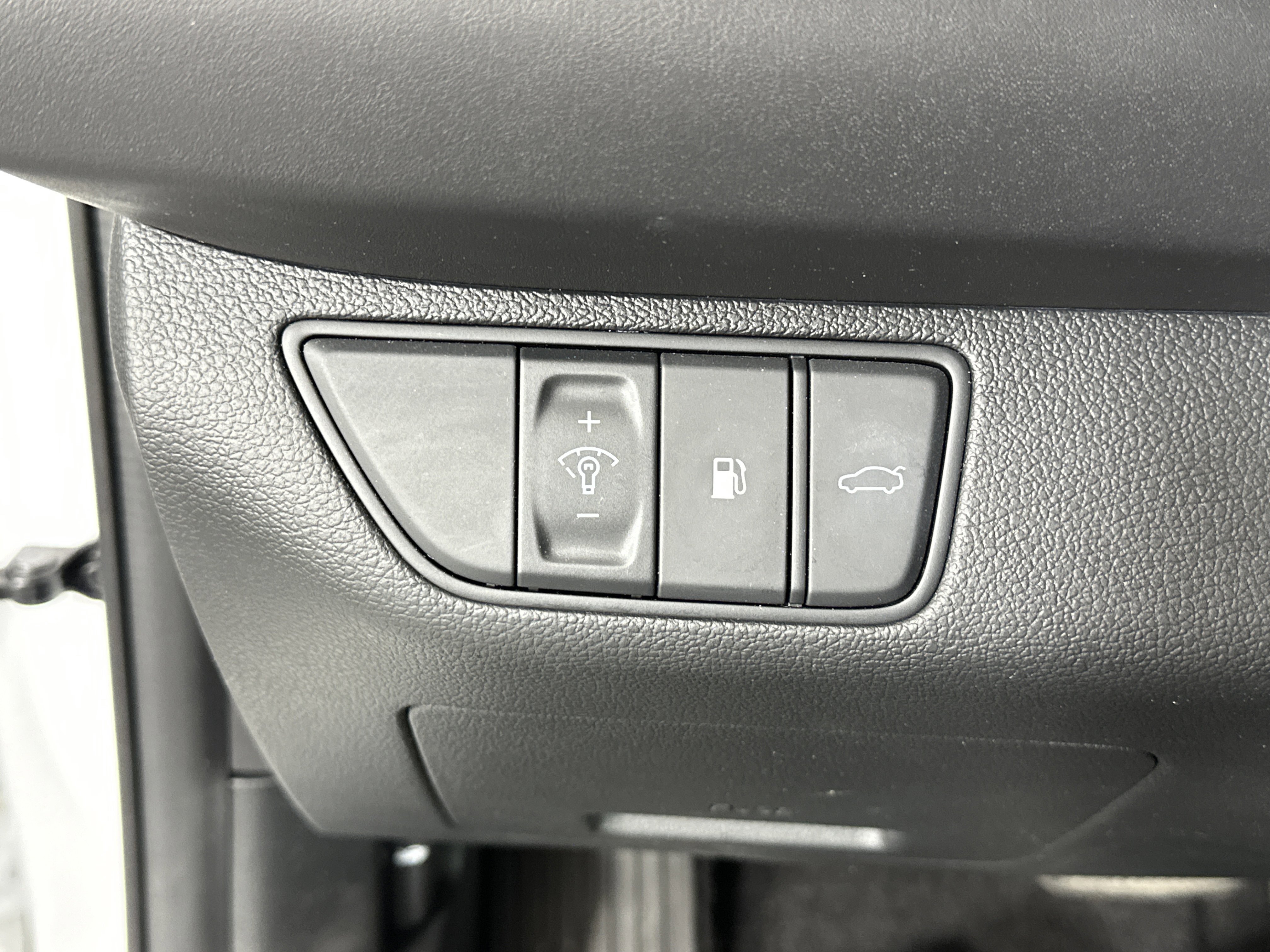 Used 2022 Genesis G70 2.0T w/ Prestige Package image 32