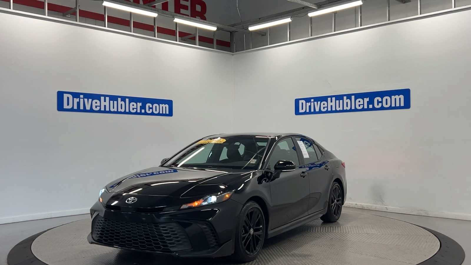 Used 2026 Toyota Camry SE FWD image 4
