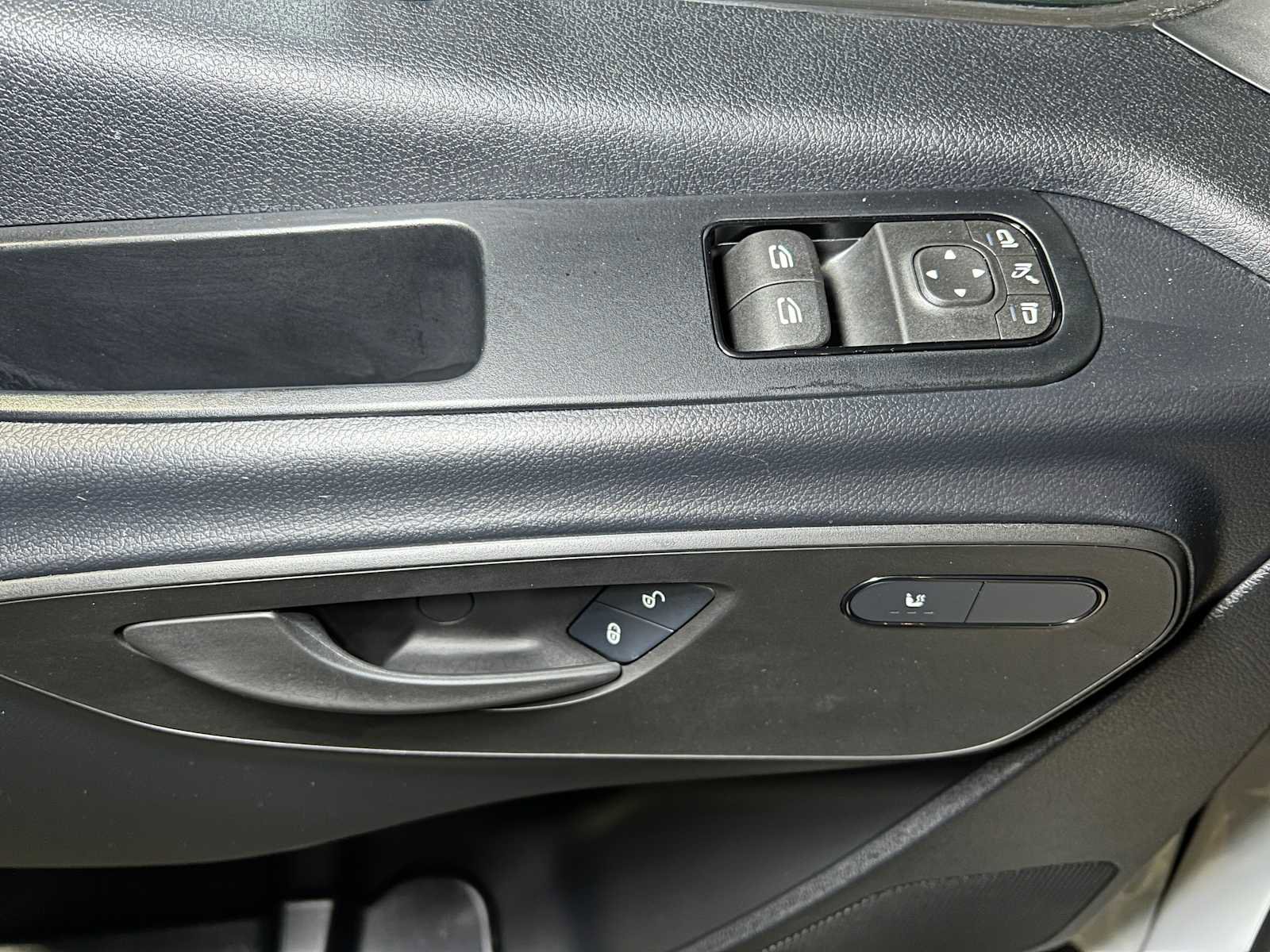 Used 2025 Mercedes-Benz Sprinter 2500 image 18