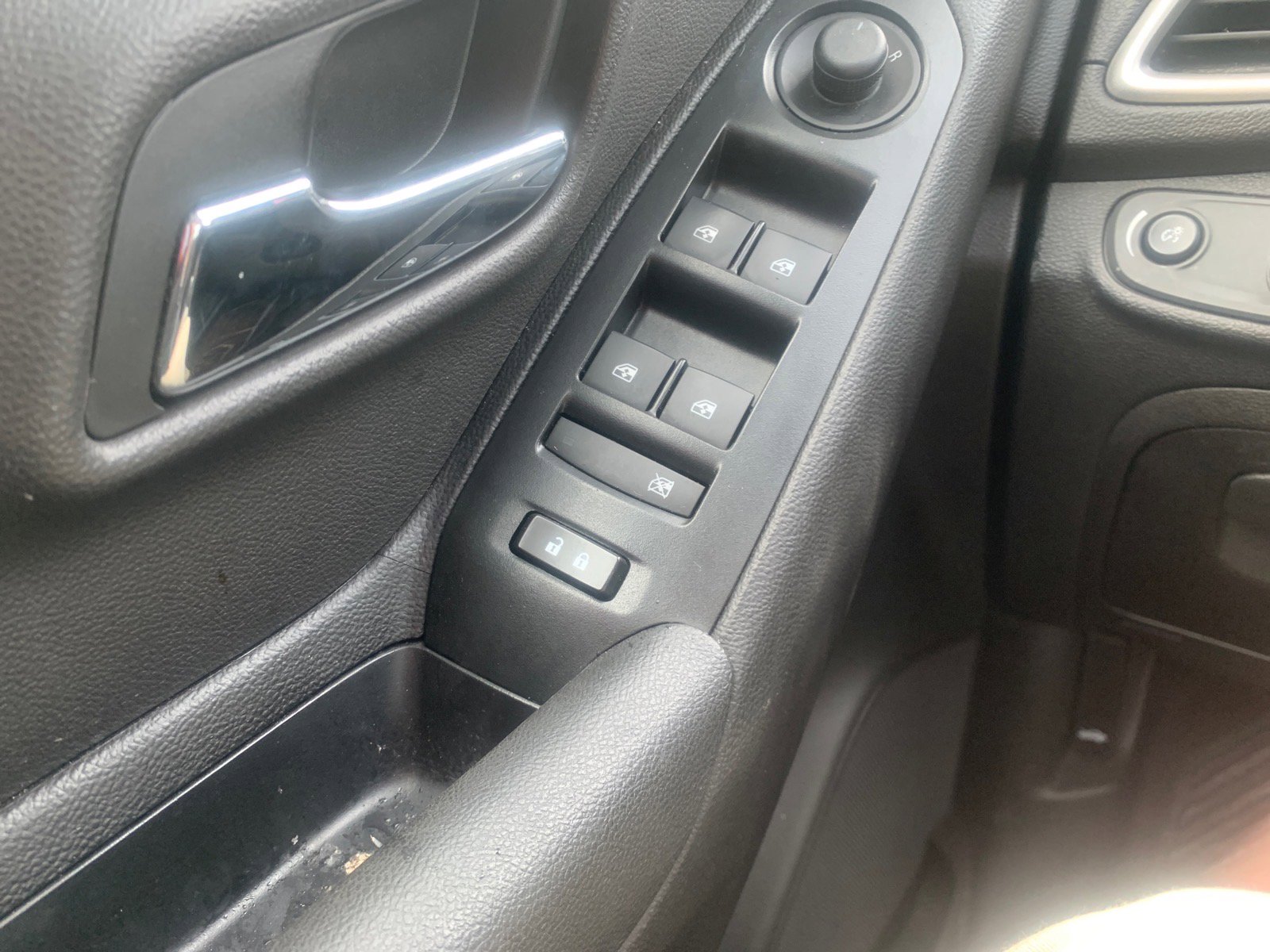 Used 2017 Chevrolet Trax LT w/ LT Convenience Package image 11