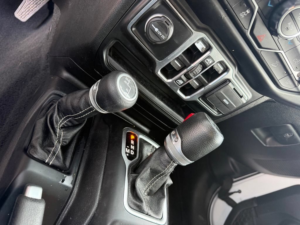 Used 2020 Jeep Wrangler Unlimited Sahara AWD/4WD image 16