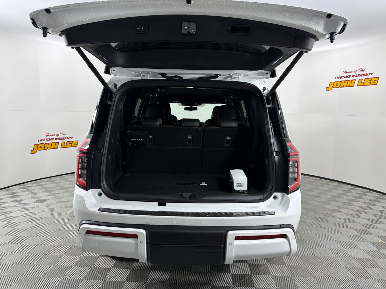 New 2026 Nissan Armada SL w/ Captain's Chari Seat Package image 5