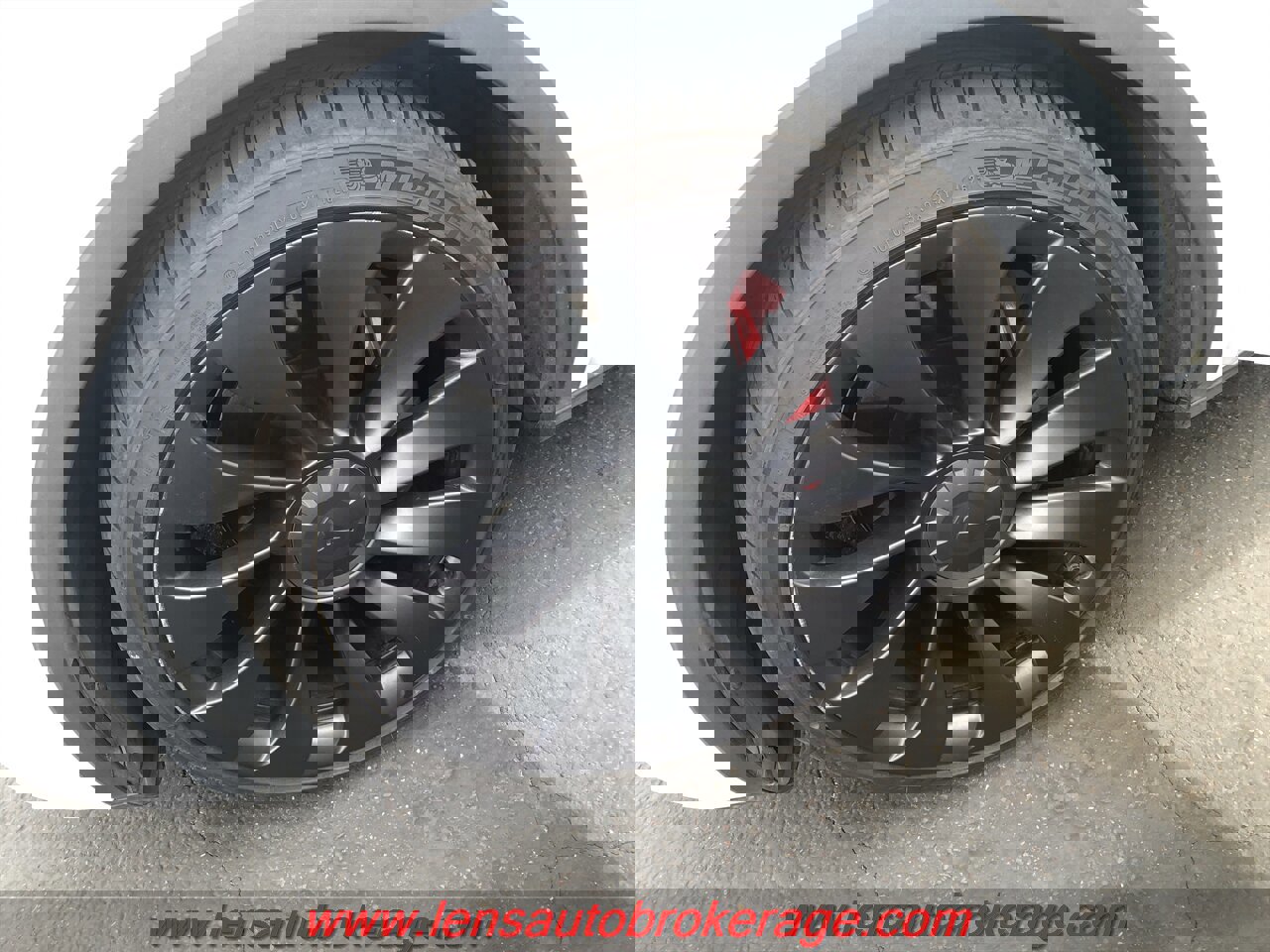 Used 2021 Tesla Model Y Performance image 18