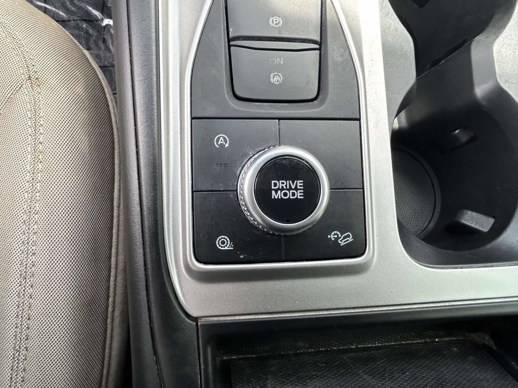 Used 2020 Ford Explorer XLT AWD/4WD image 17