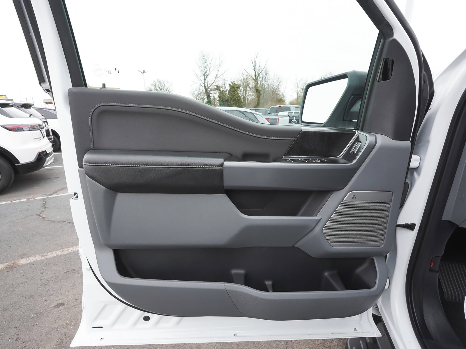 Used 2024 Ford F150 Lightning Flash w/ Max Trailer Tow Package image 9