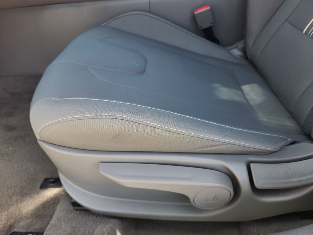 Used 2025 Hyundai Elantra SEL image 29