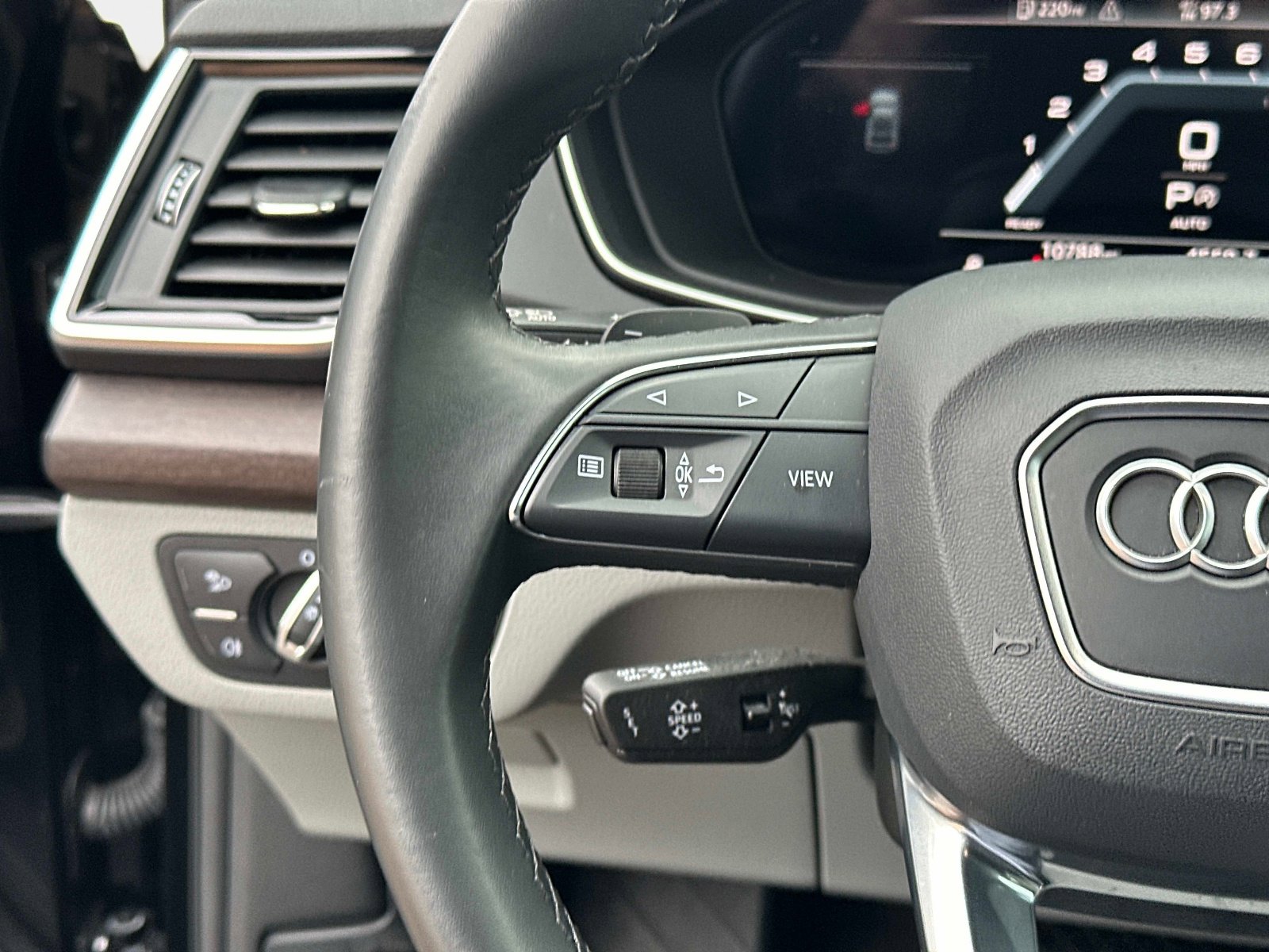 Used 2023 Audi Q5 2.0T Premium Plus w/ Premium Plus Package image 29