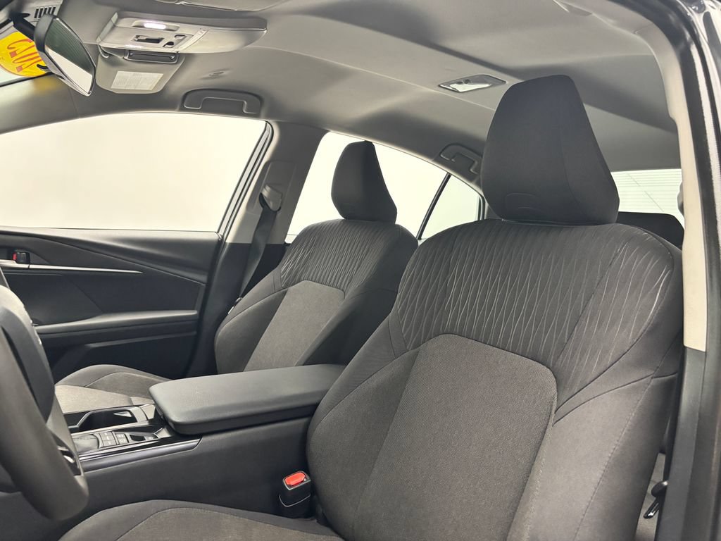Used 2025 Toyota Camry LE FWD image 20