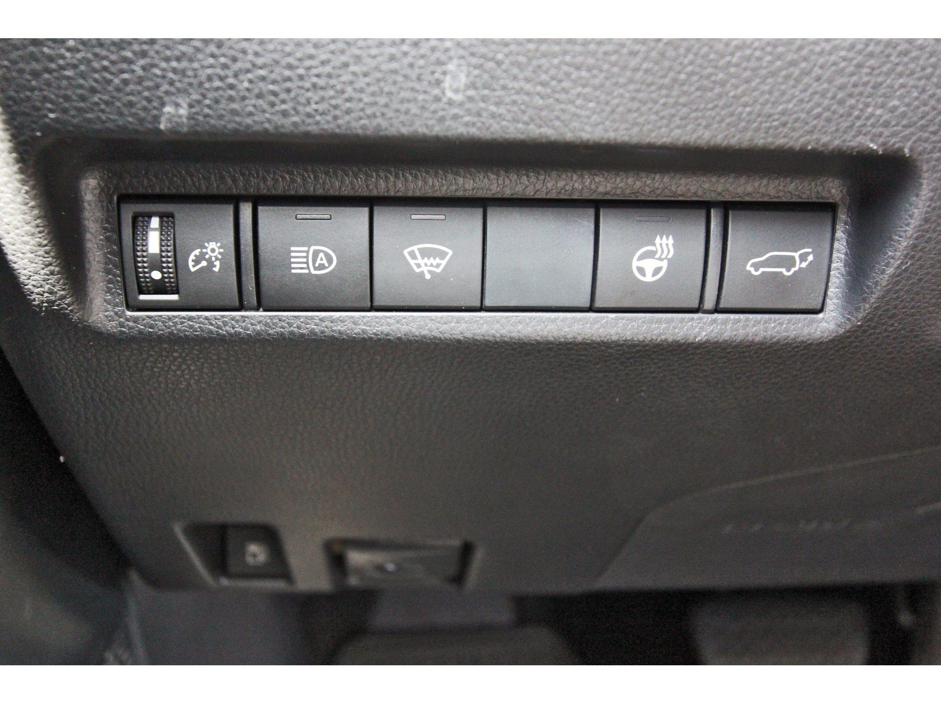 Used 2019 Toyota RAV4 XSE AWD/4WD image 23