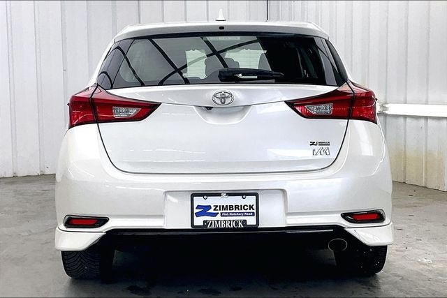 Used 2018 Toyota Corolla iM w/ All-Weather Mat Package FWD image 4