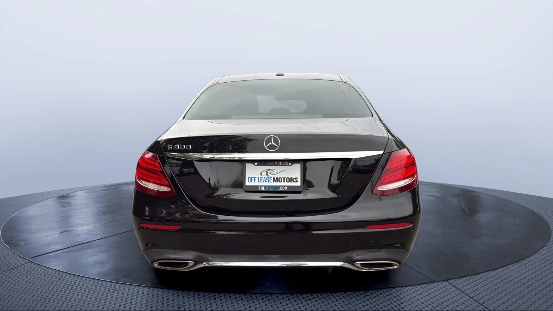 Used 2017 Mercedes-Benz E 300 w/ Premium 1 Package image 4