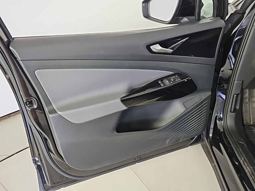 Used 2021 Volkswagen ID.4 Pro image 11