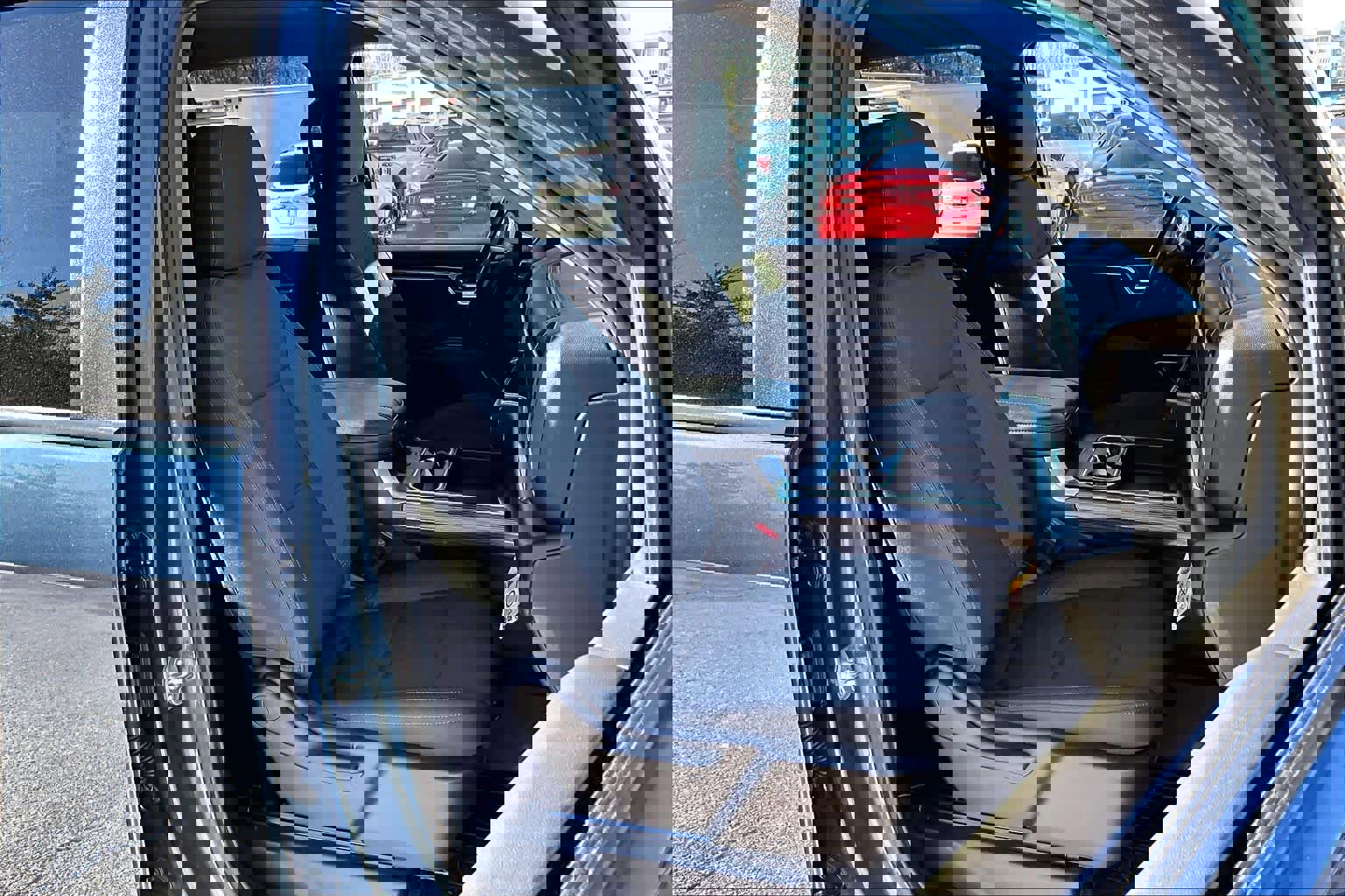 Used 2025 Chevrolet Silverado 2500 LT w/ Convenience Package image 7