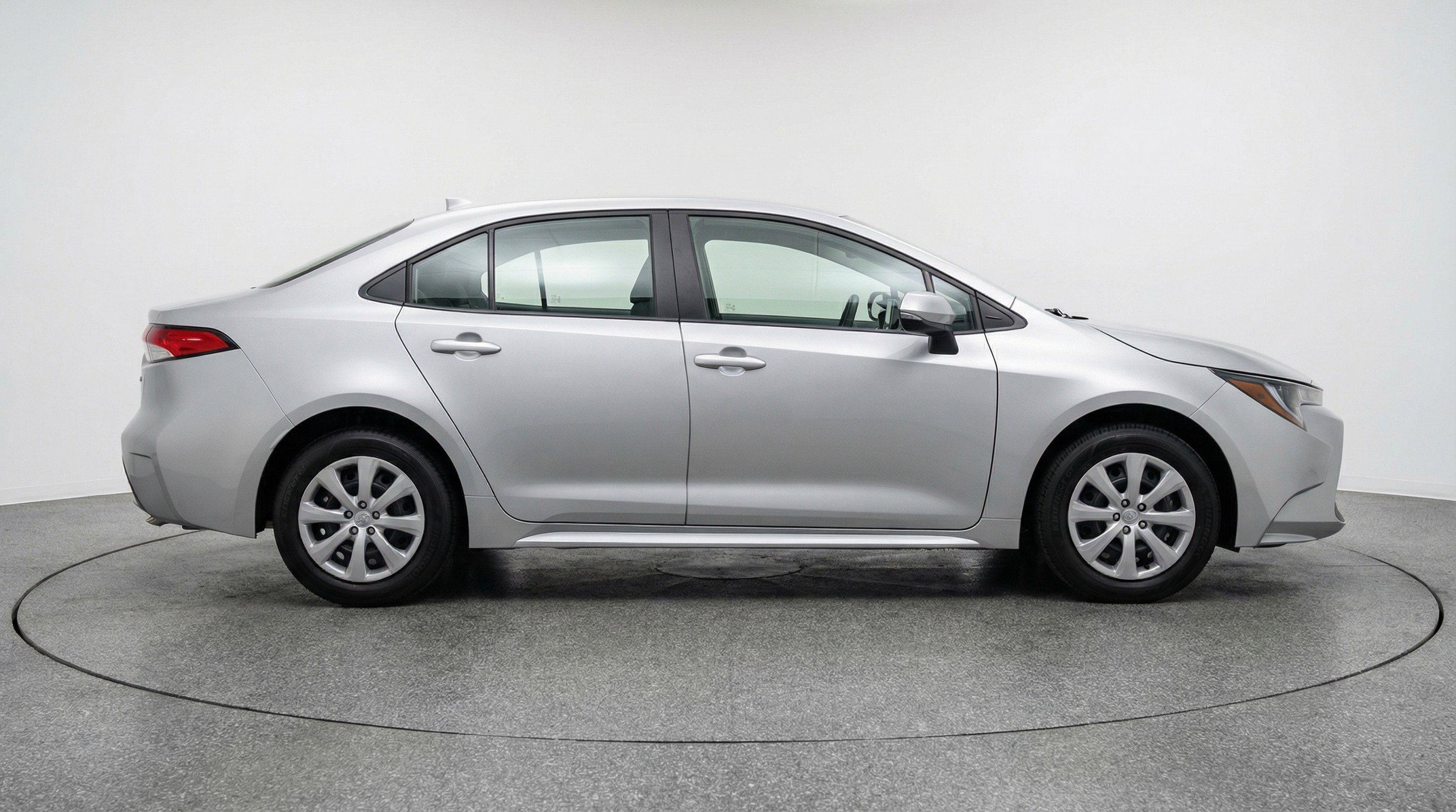 Used 2025 Toyota Corolla LE FWD image 11