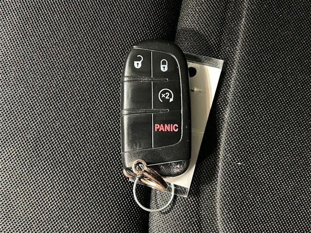 Used 2018 Jeep Renegade Latitude image 28