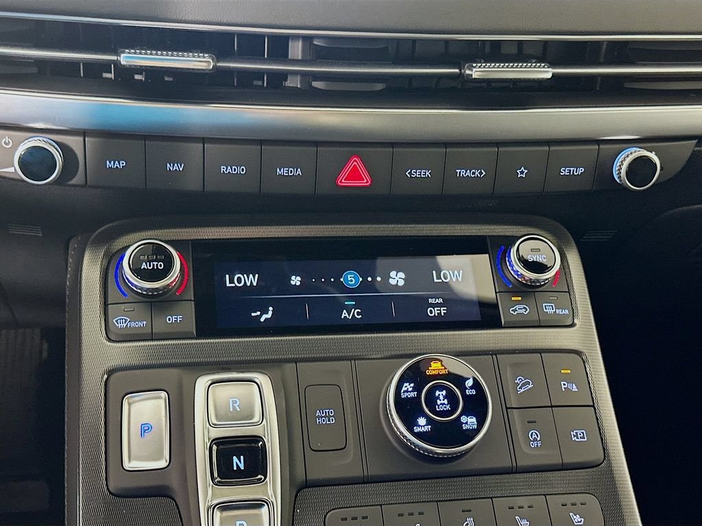 Certified 2025 Hyundai Palisade Calligraphy AWD/4WD image 16