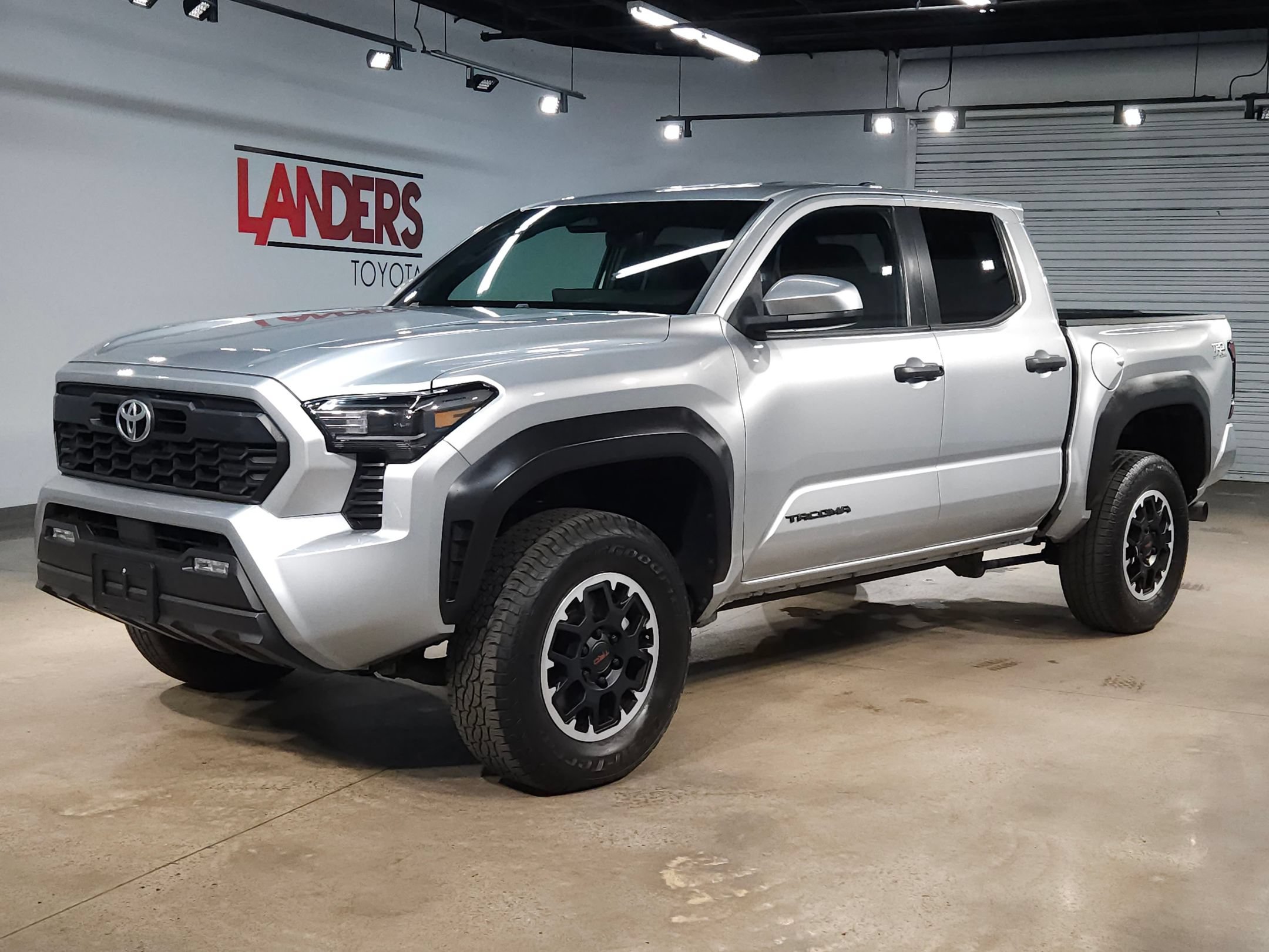 Used 2024 Toyota Tacoma TRD Off-Road AWD/4WD image 3