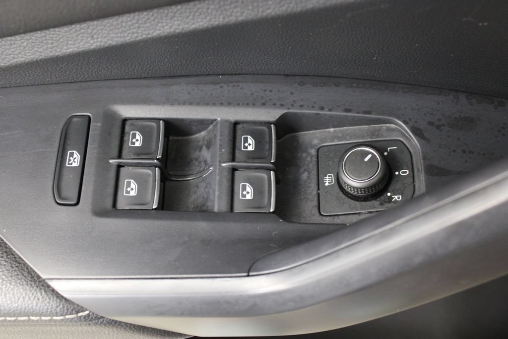 Used 2024 Volkswagen Jetta SE FWD image 17
