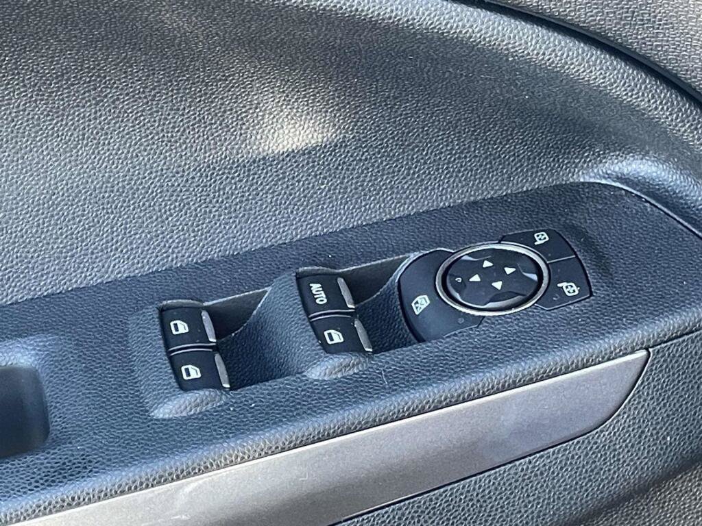 Used 2020 Ford EcoSport SE FWD image 32