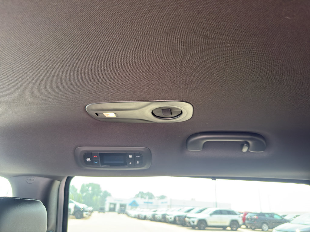New 2026 Chrysler Pacifica Select w/ S Appearance Package FWD image 31