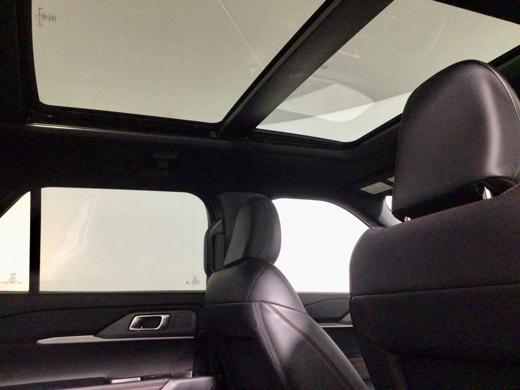 New 2025 Ford Explorer ST-Line w/ Premium Package image 3